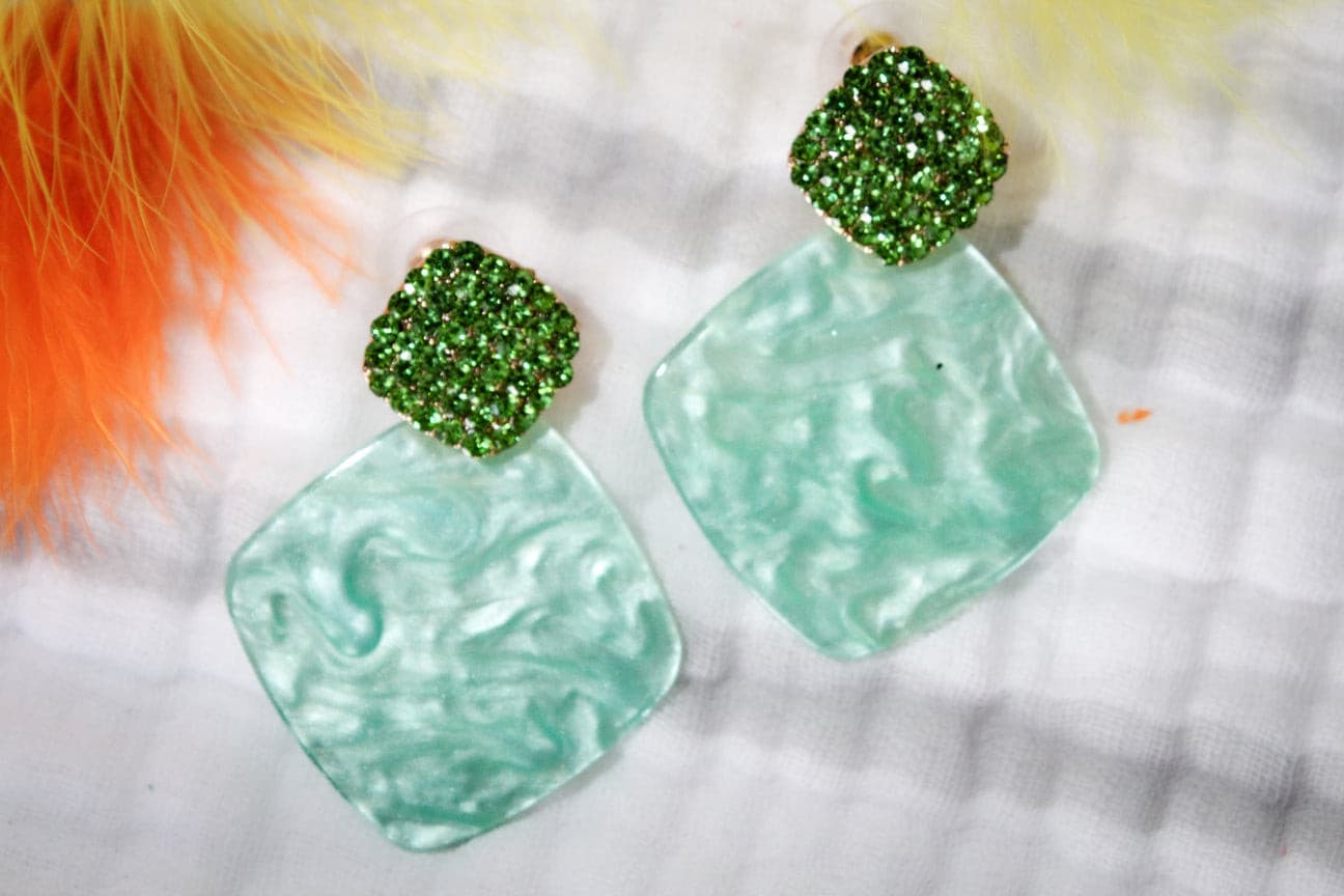 EXCLUSIVE GREEN ACRYLIC EARRING