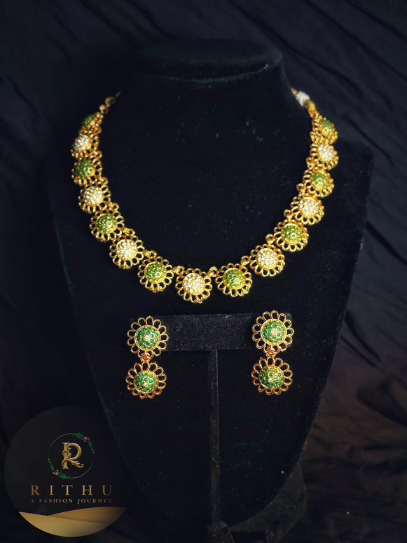 TRADITIONAL NECKLACE SET