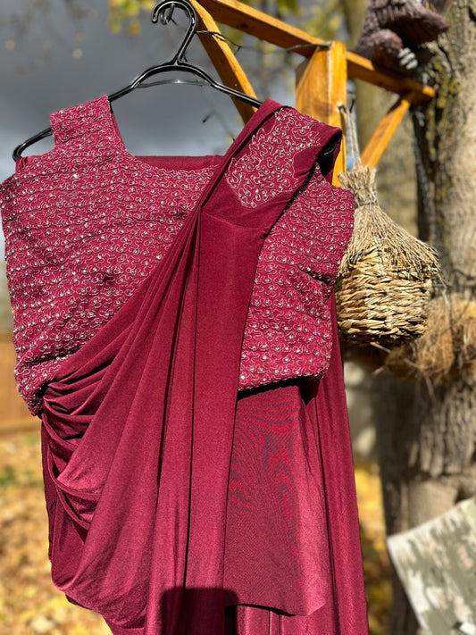 DAZZLING READY TO WEAR SAREE WITH READY MADE BLOUSE