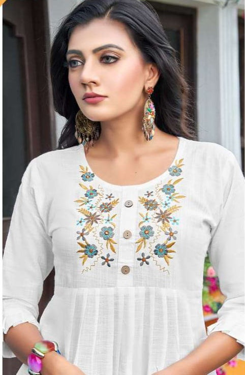 WHITE SHORT TOP